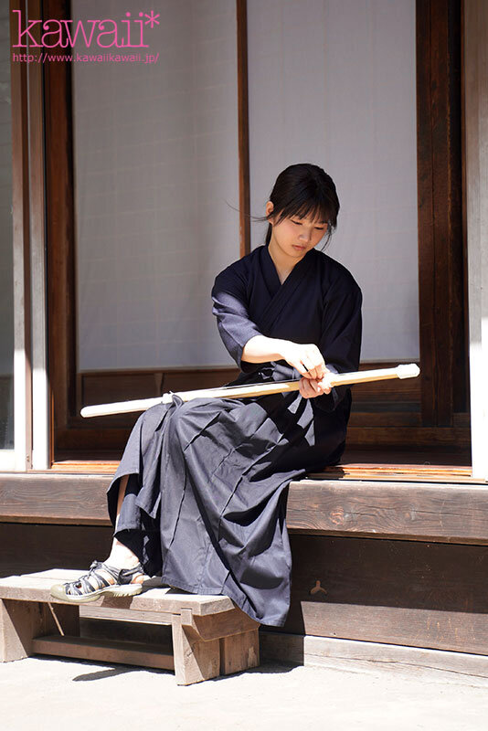 森林の恵みを感じ、豊かな自然に育まれた、汚れなき子は、実は濃厚おじさんとエッチがしたい! 山梨県の過疎地で、お爺ちゃんと2人暮らしの女の子AVデビュー 柊みおりのサンプル画像7