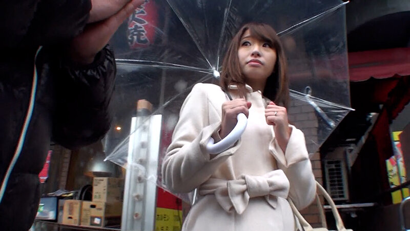 大人のおもちゃのモニターを依頼された奥さまは電マで気持ち良くなり…まさかの我を忘れての他人棒に中出し昇天！のサンプル画像1