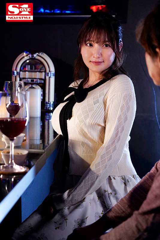 バイト先で出会った爆乳パート人妻とファミレス下衆不倫に没頭したボク 鷲尾めいのサンプル画像7